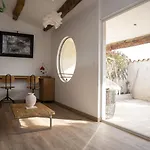 La Comedie De - Apartment