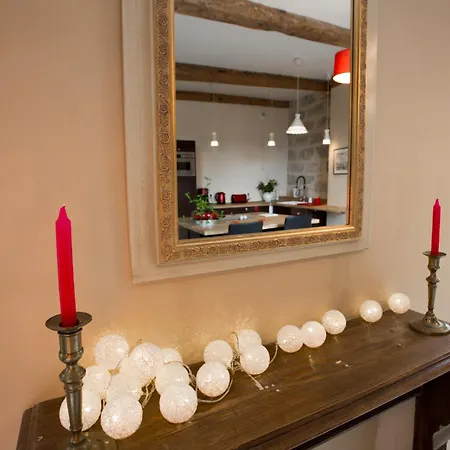 アパート La Comedie De - *